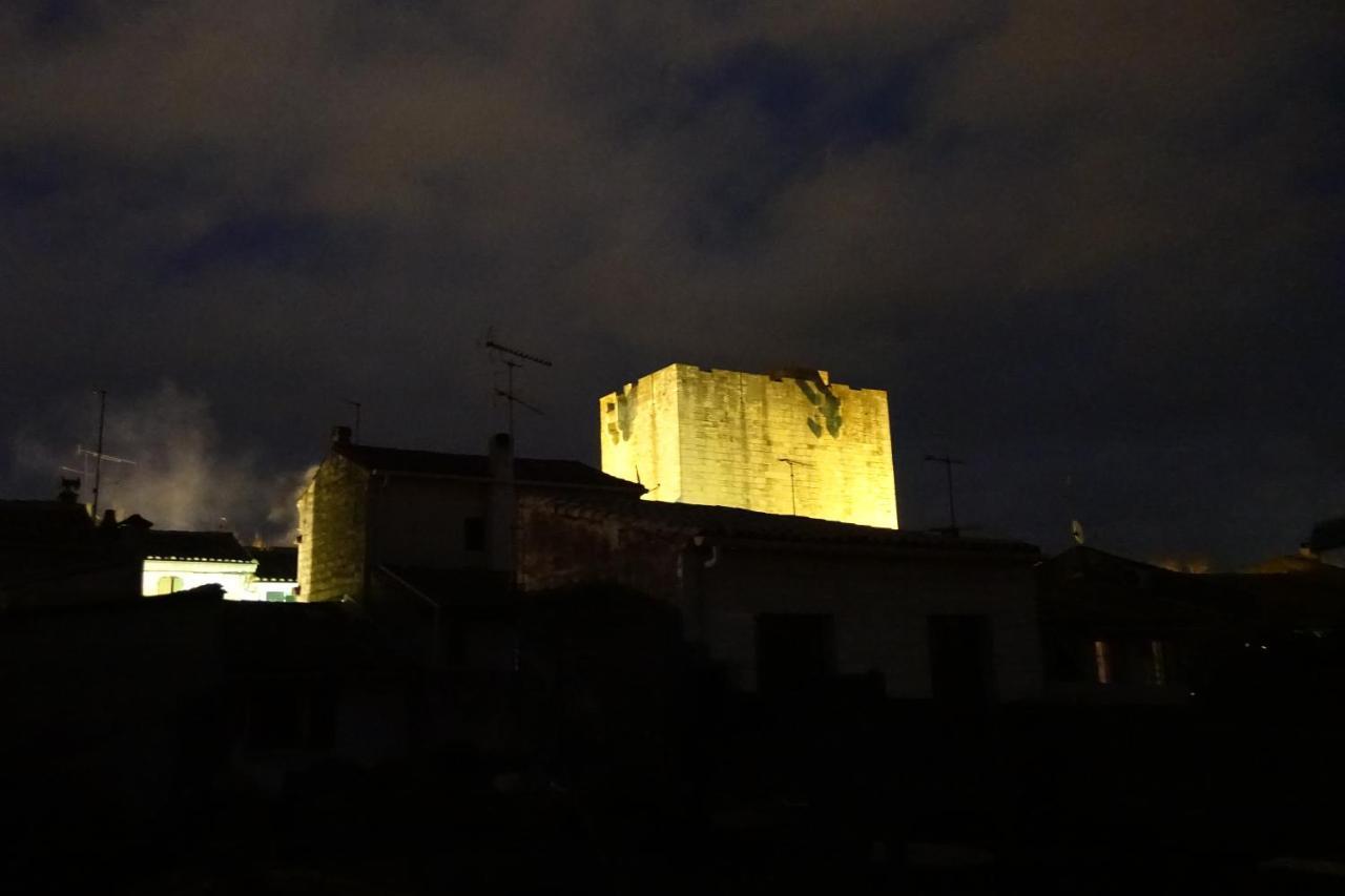 Bel Appartement Terrasse 4 Etoiles Intra Muros Aigues-Mortes Exteriör bild